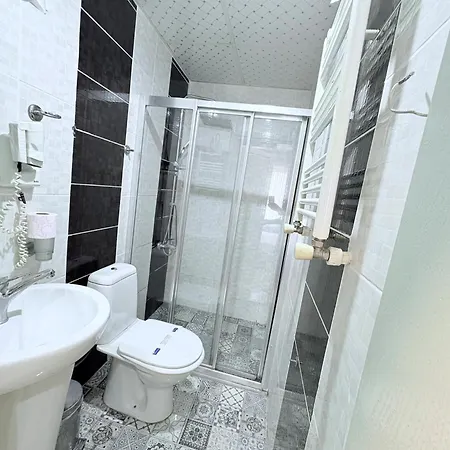 Hotel Grand Hurriyet *